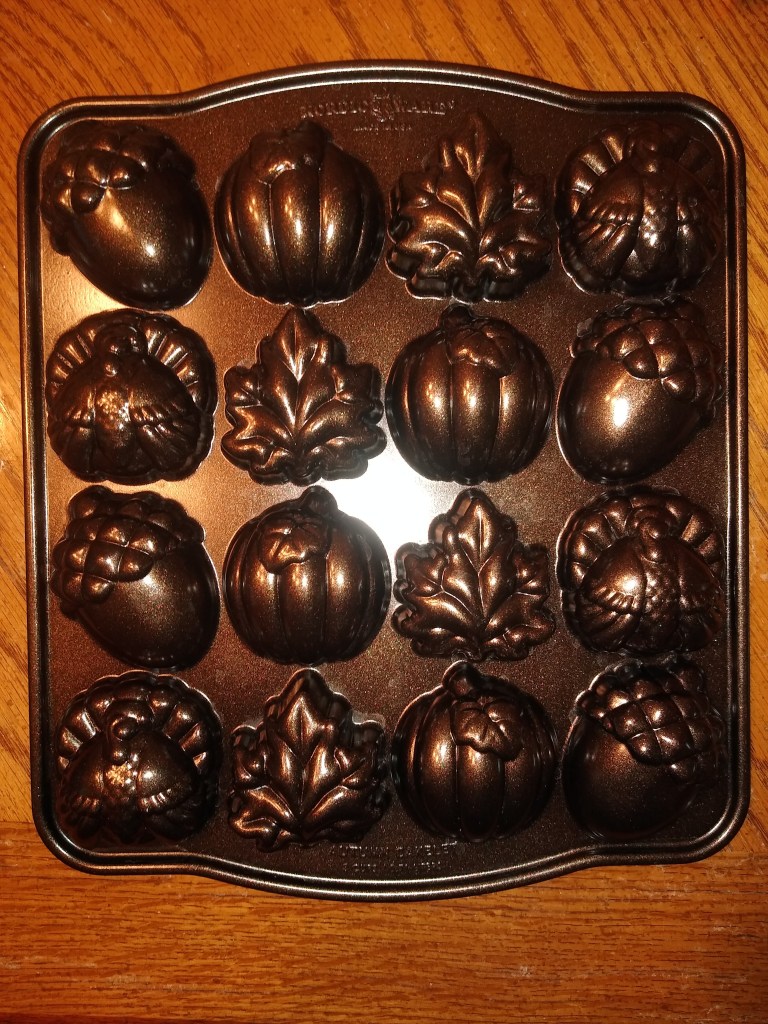 nordicware autumn cakelet pan picture